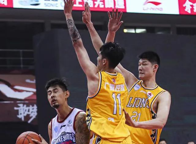 包含上海大鲨鱼大胜对手，季后赛前途一片光明的词条