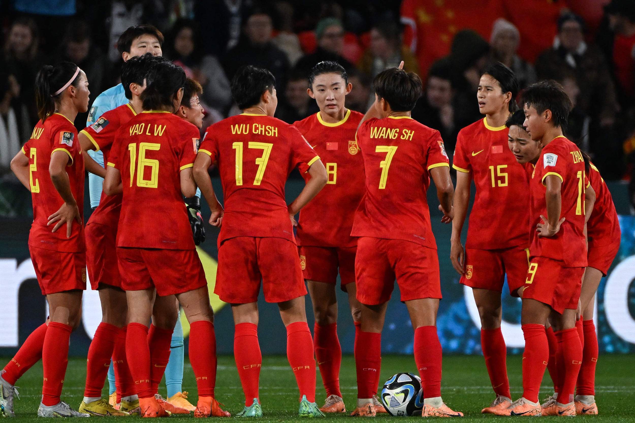 国际女足精英赛，中国队争胜夺冠